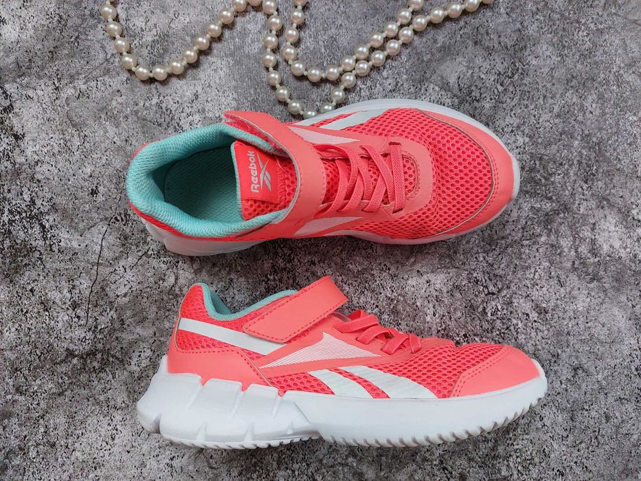 Легкі яскраві кросівки  Кроссовки беговые Reebok Ztaur Run р. 32