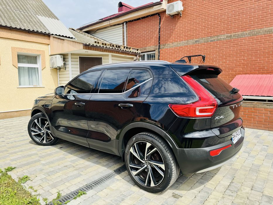 Volvo XC40 1.5PHEV AWD R-Design 2022рік Official