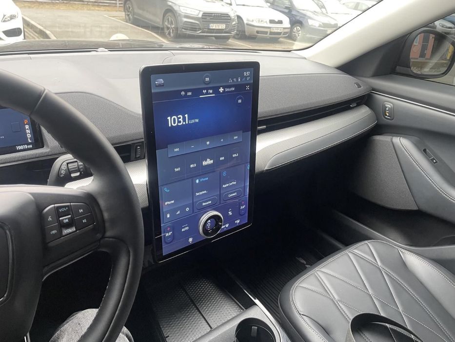 Електро автомобіль