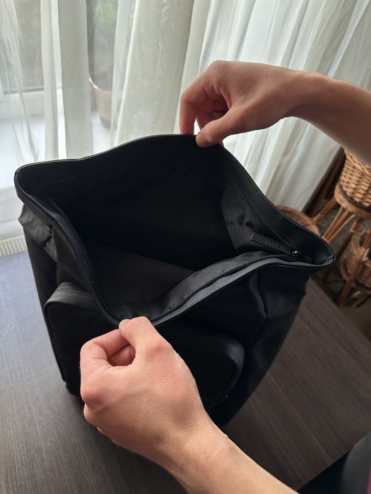 Чоловічий міський рюкзак Calvin Klein Jeans Rubberised Roll-Top Backpack Black (Артикул: ZM0ZM03056) Оригінал
