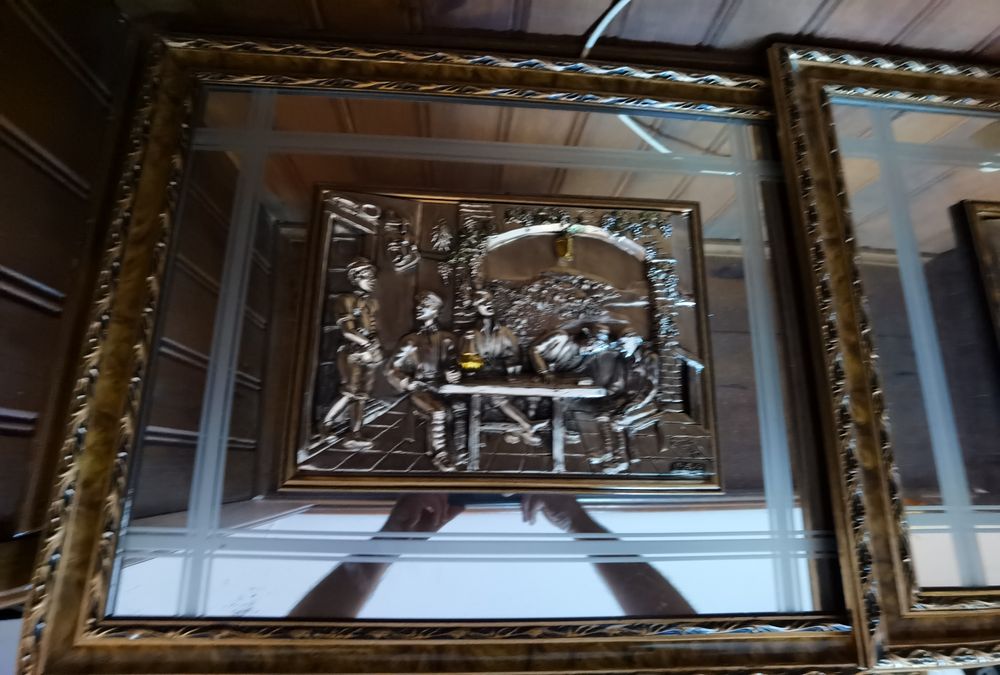 2 Mirrored Frames64737755374467122