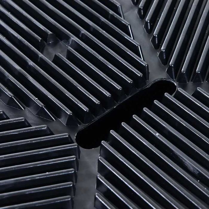 Sanita para cães com relva artificial