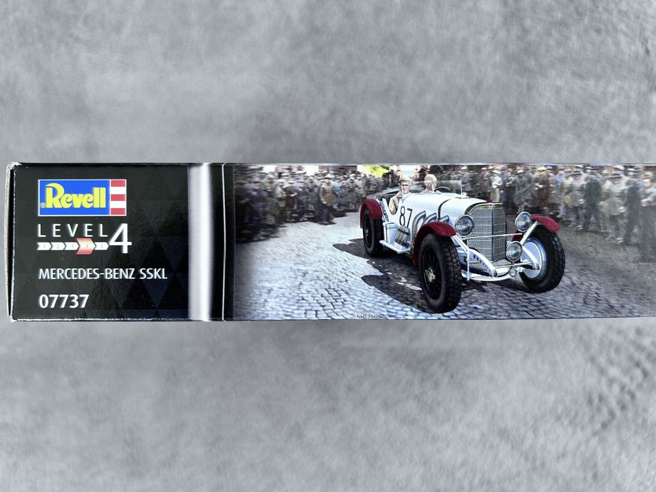 Samochód Mercedes Benz SSKL model do sklejania Revell 07737