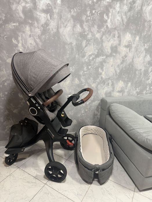 Продам коляску Stokke Xplory