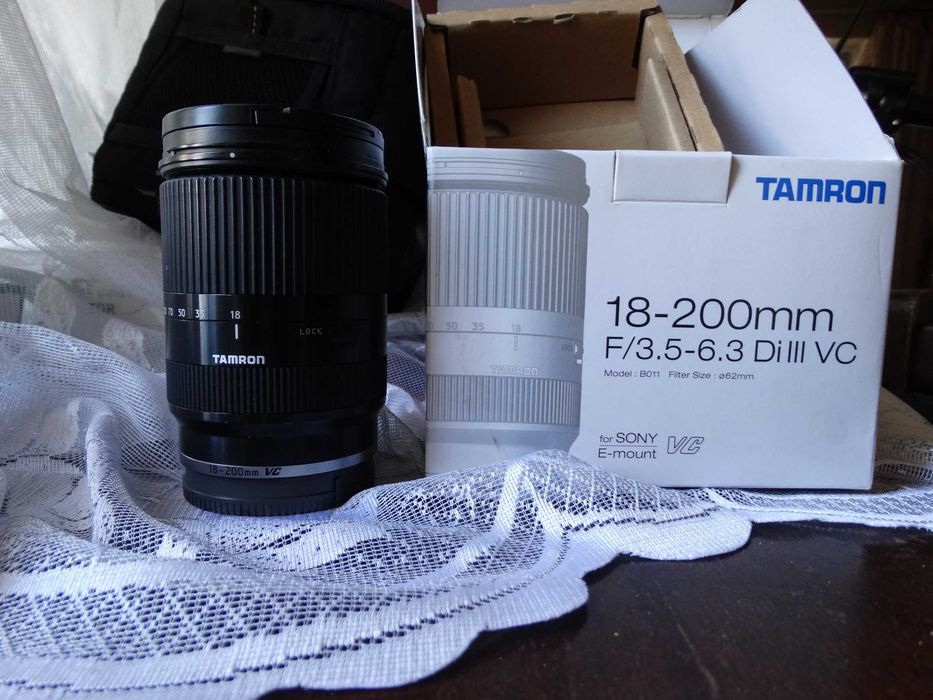 Sony a6000 + kit Sony SEL 18-55 f/3.5-5.6