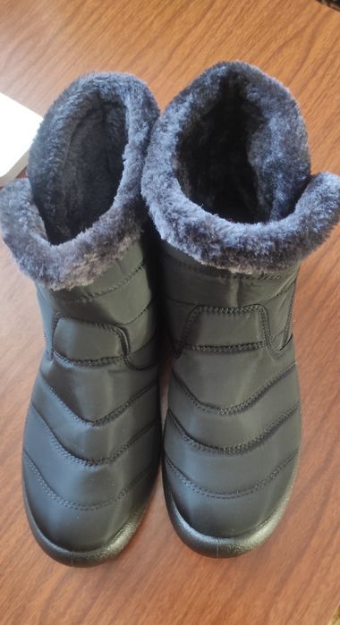 Дутіки, сапоги, черевики. Нові!