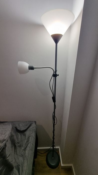 Candeeiro de chão elegante