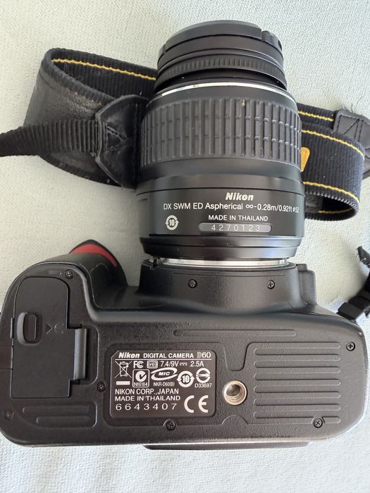 Nikon D60 + lente 18-55mm