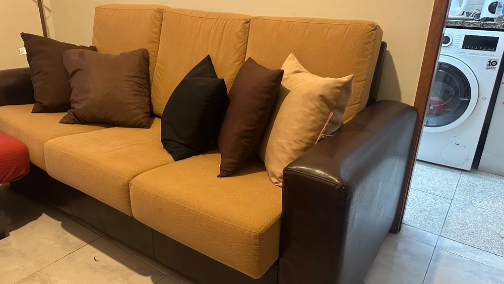 Sofá cama três lugares também posso trocar por tv smart