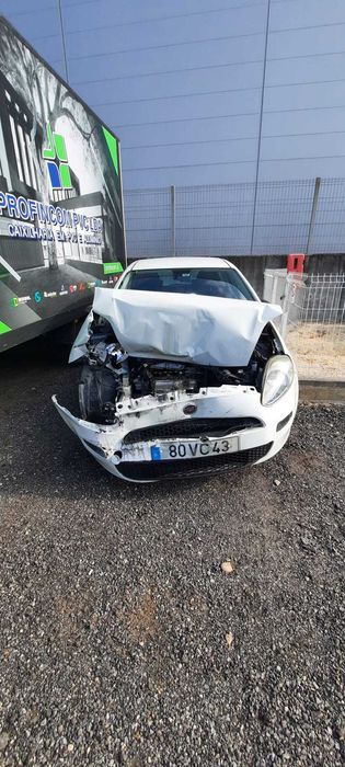Fiat punto acidentado