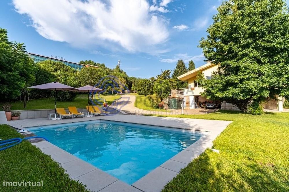 Moradia Exclusiva com Piscina, Jardim em Milhundos | Penafiel