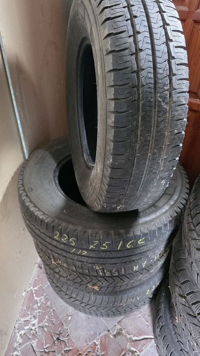 Opony Michelin 225/75/16c,520zł