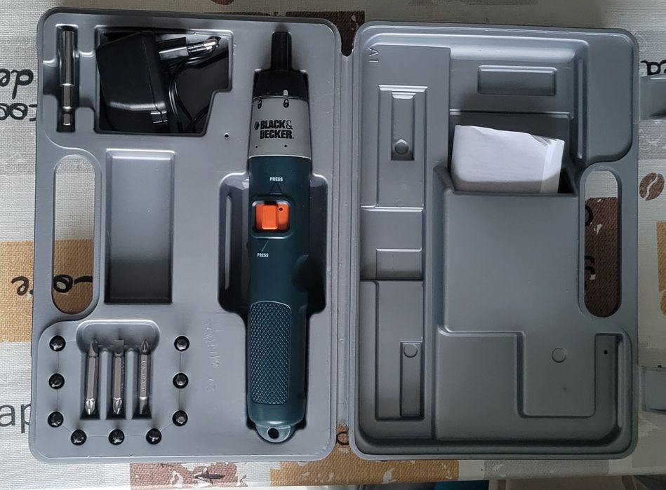 Aparafusadora Black & Decker sem fios