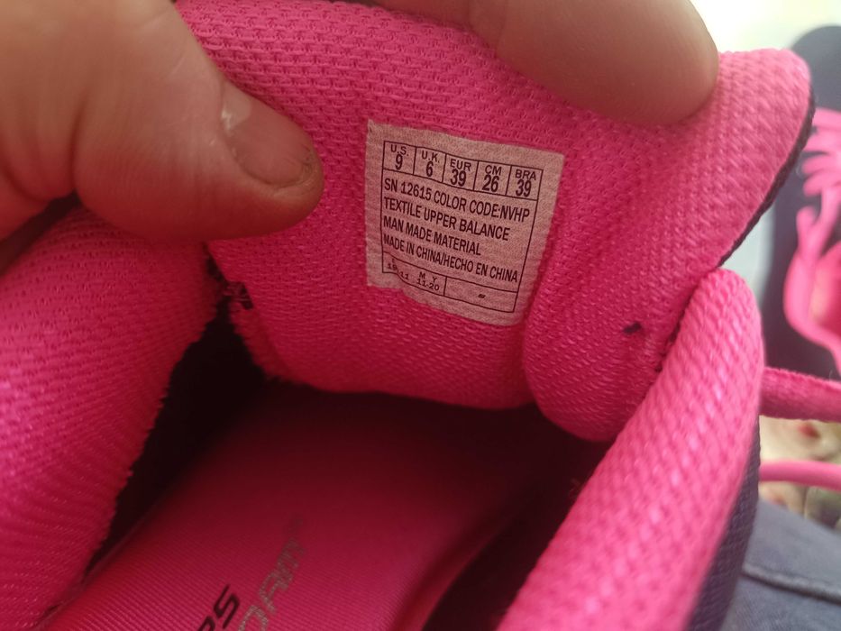 Skechers Graceful Get Connected