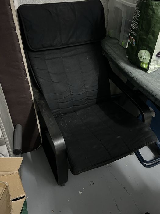 Vendo 2 cadeiras escritorio e  1 cadeirao