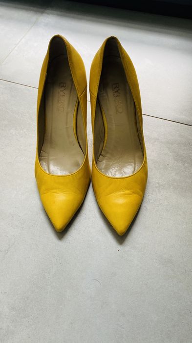 Żółte szpilki Ryłko