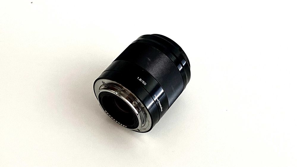 (OPORTUNIDADE) Sony a6500 + lente 50mm 1.8 + Extras