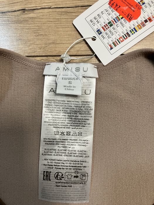 Crop top r. S z dlugim rekawem Amisu New Yorker