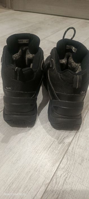 Продам зимние кроссовки