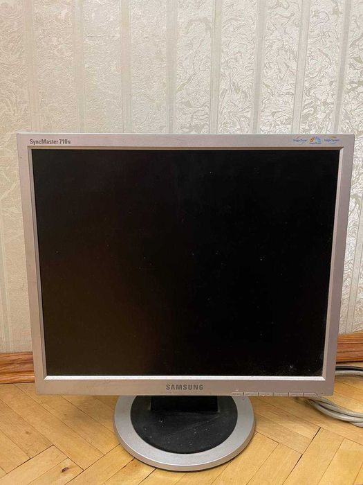 Монитор Samsung SyncMaster 710N