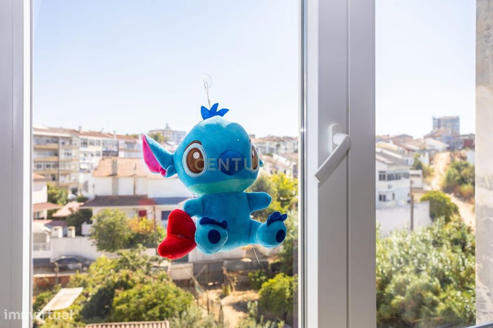 Apartamento T2 com Varanda Cruz de Pau, Amora - Seixal -