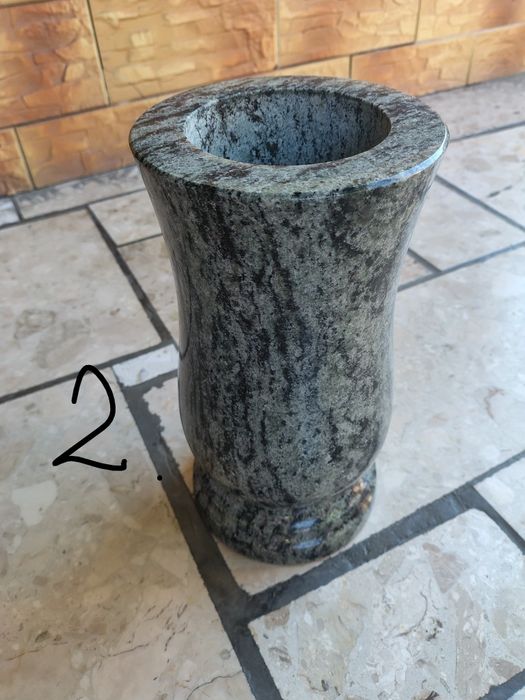 Wazon nagrobne granitowy
