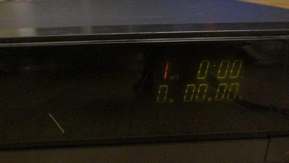 Magnetowid Sanyo  VHR-7100EE sprawny