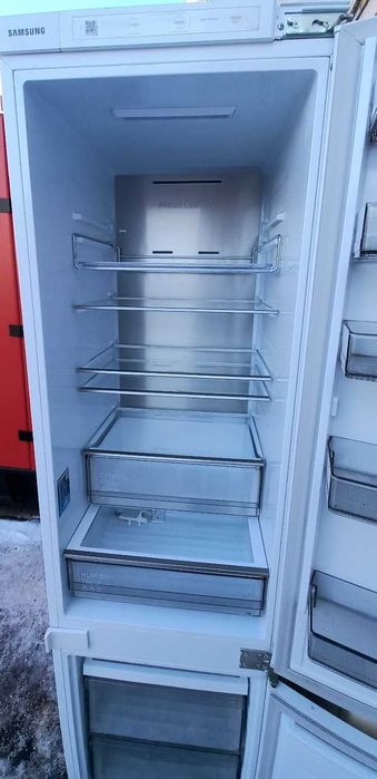 Вбудований холодильник Samsung BRB30705DWW—No Frost, інвертор, 193.5см