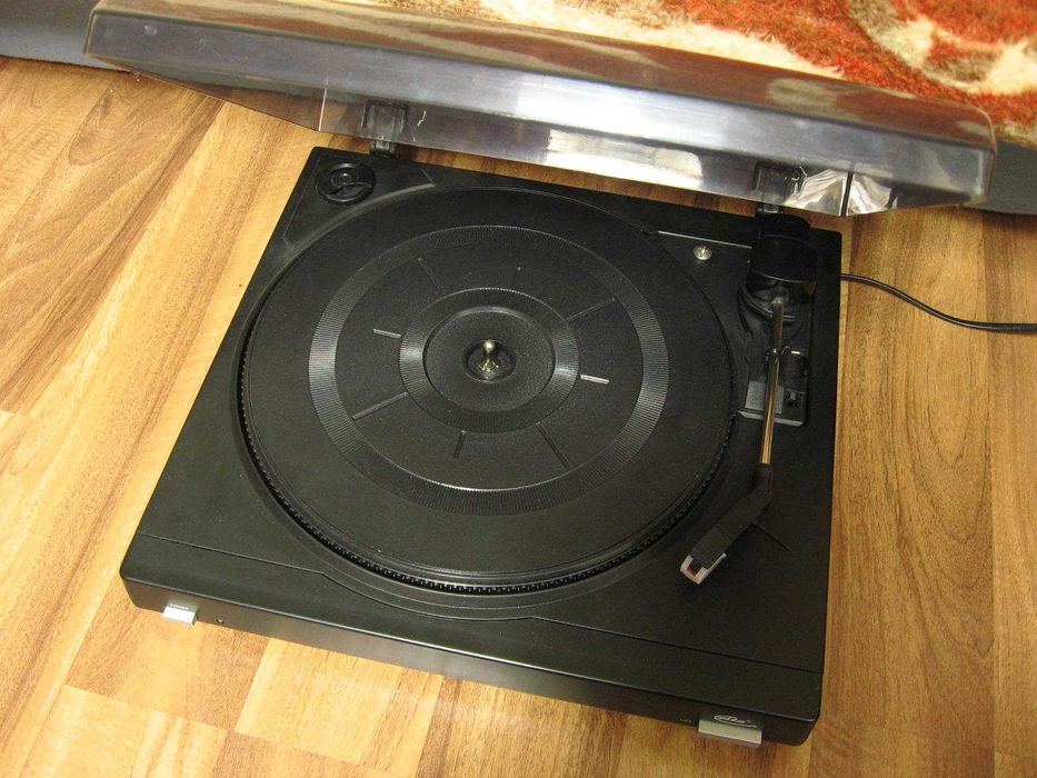ELTA 2955 Gramofon z nowym paskiem i igłą,półautomat 3 prędkoś,sprawny