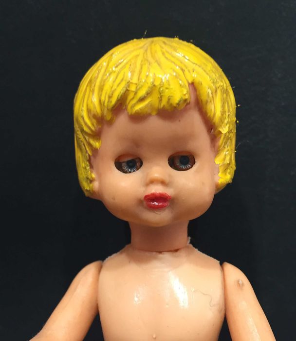 Boneca antiga de plástico - 1446853057086771203