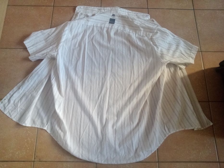 Продам 4 теніски і 3 рубашки в гарному стані