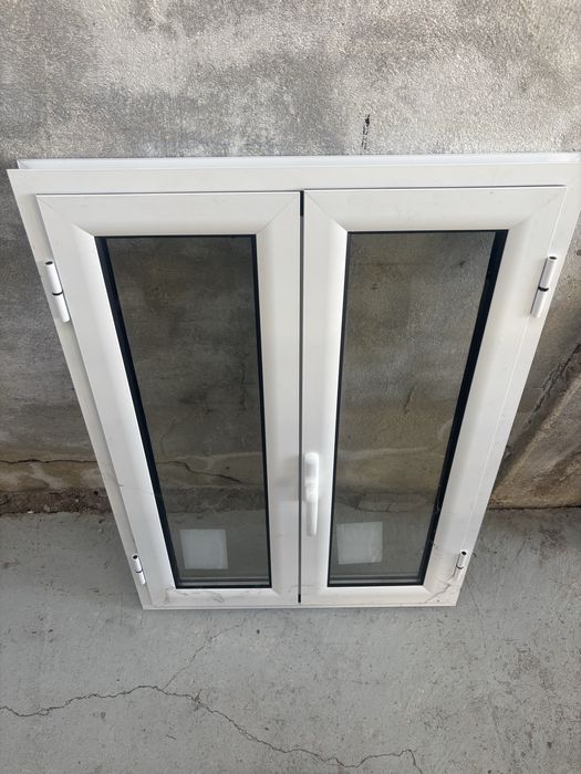 Janela de abrir de 2 folhas com 765x1057 cm com vidro duplo