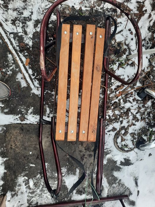 Продам санки. В наличии со спинкой