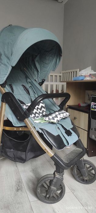Продам прогулянкову коляску Carrello Echo