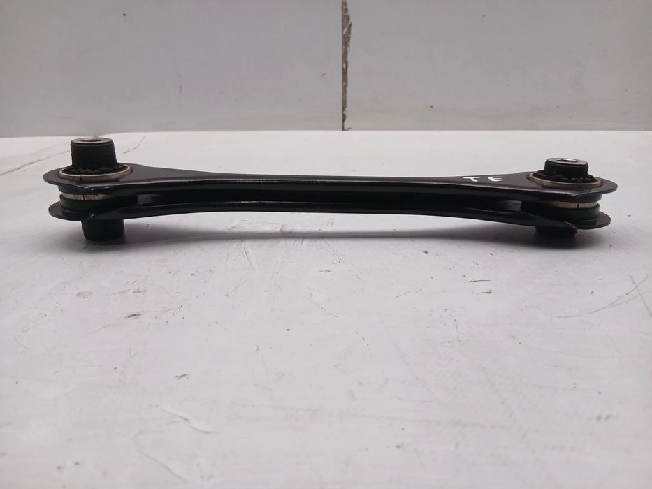 Braço de suspensão trás esquerdo AUDI Q3 (F3B)