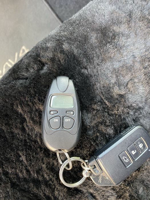 Toyota rav-4.