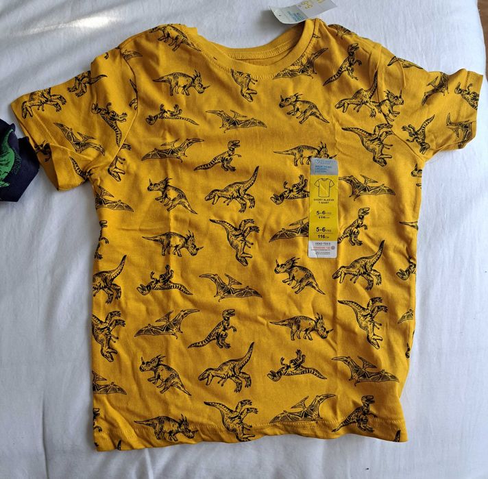 2 T-Shirts Primark - Dinossauros - Tamanho 116m - Criança 5/6 anos