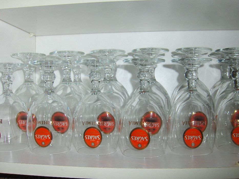 CANECAS e COPOS de cerveja e outras bebidas, em vidro - PEÇAS NOVAS