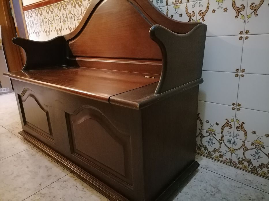 Banco/ arca/baú mogno