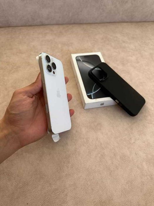 iPhone 16 Pro Max 256GB Branco Novo