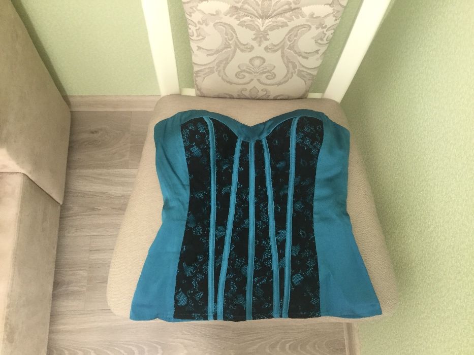 Женский корсет американского бренда Bebe