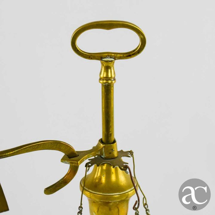 Candeia / Lamparina de azeite em metal amarelo, fabrico português, finais do séc. XIX