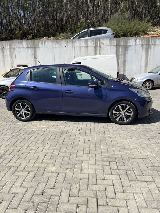 Peugeot 208 1.2 VTI ALLURE 2012