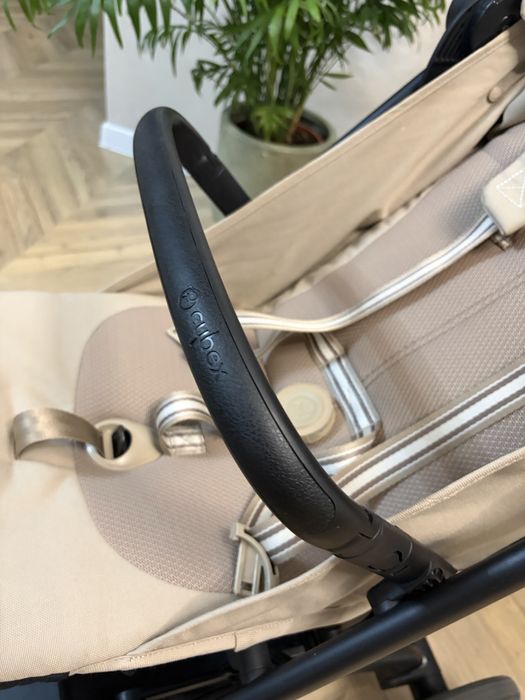 Cybex Beezy + підстаканник