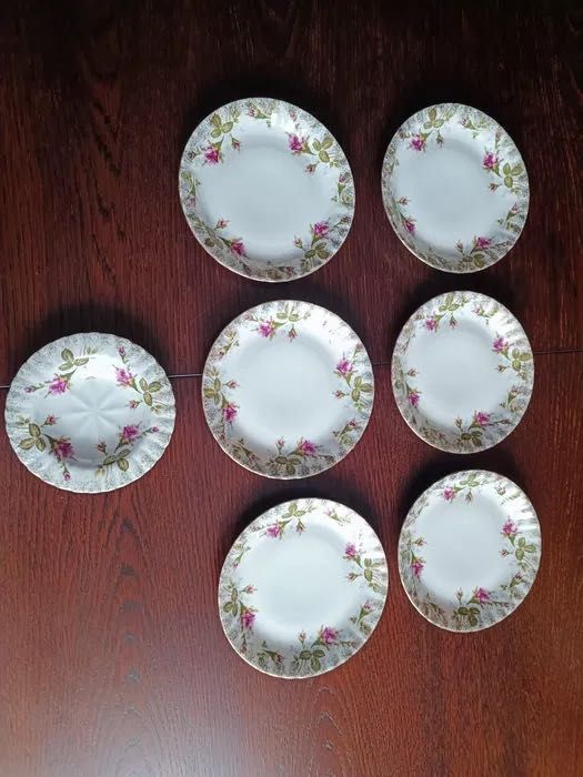 Porcelanowy zestaw kawowy CHODZIEŻ