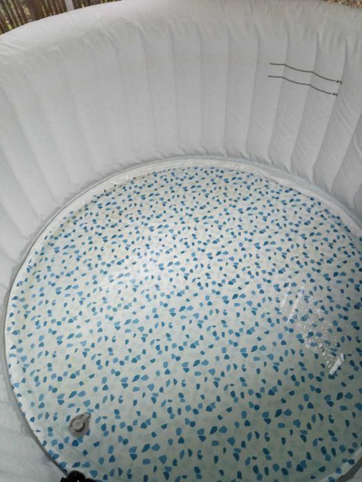 Bestway Lay-Z-Spa Tahiti Airjet Jacuzzi z hydromasażem