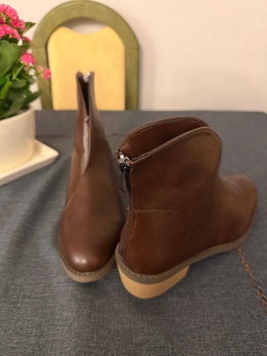 Buty damskie nowe, sztyblety, botki, brązowe, skóra,  okazja