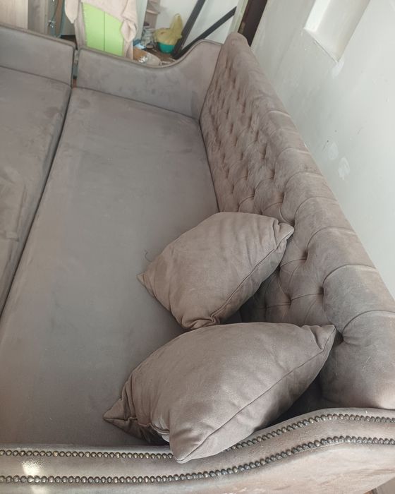 Диваны  2 шт  в нормальном сосотянии