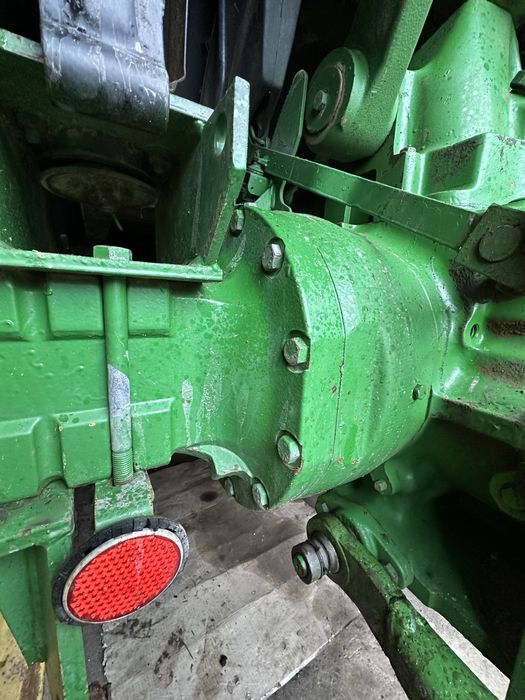 Трактор John Deere 3140