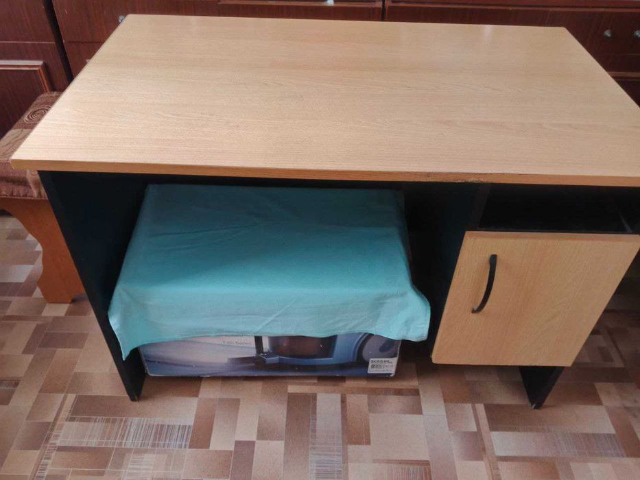 Письменный стол БУ